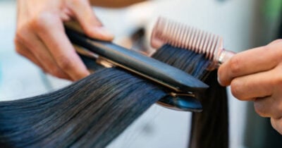 Fim da chapinha: 4 passos para alisar o cabelo em casa (Foto: iStock)