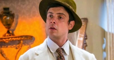 Candinho fica cara a cara de desvendar maior segredo em Êta Mundo Melhor - Foto: Internet