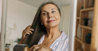 3 cortes que fazem idosas saírem do salão com visual de 30 anos (Foto: Reprodução/iStock)