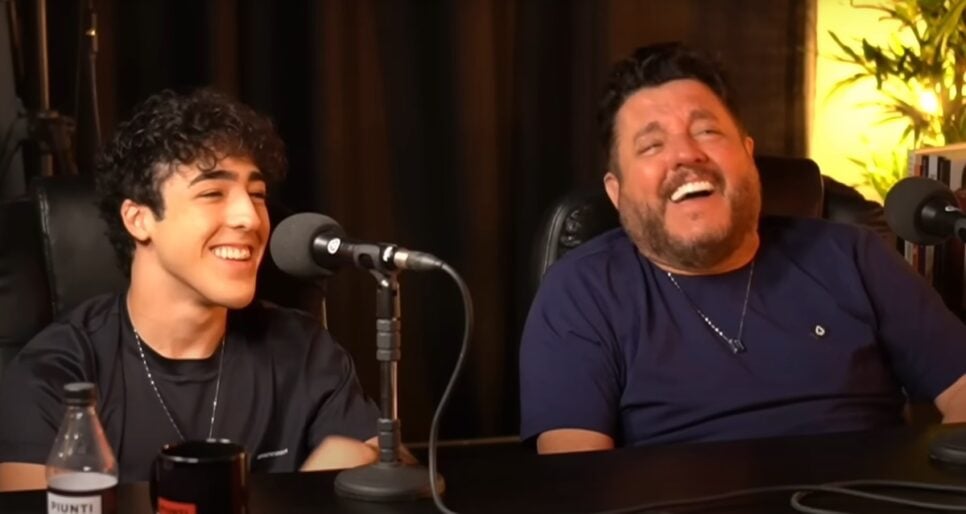 Bruno, dupla de Marrone, ao lado do filho Enzo Rabelo no podcast (Foto: Reprodução/ YouTube/ André Piunti)