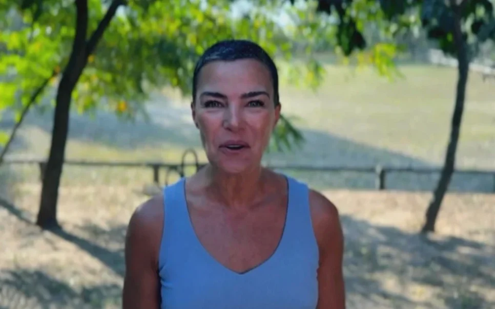 Ana Paula Arósio durante a chamada de Terra Nostra na Globo (Foto: Reprodução/ Internet)