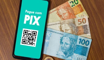 Lei trabalhista em vigor traz pagamento de quase R$ 2 mil a milhares de brasileiros em 2025 (Foto: Reprodução/Canva)