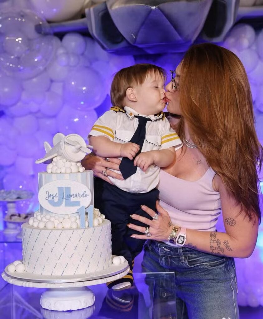 Virginia Fonseca acabou sendo criticada por beijo na boca de José Leonardo (Foto: Reprodução/ Internet)