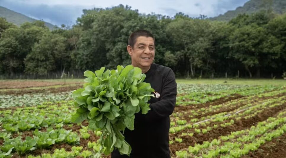 Terreno doado por cantor tem objetivo de combater a fome de famílias em atitude louvável repercutida em jornal (Foto: Reprodução/ Ana Branco/ O Globo)