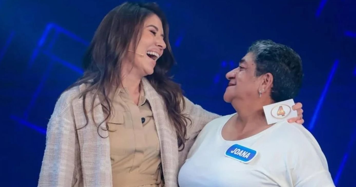 http://tvfoco.uai.com.br/wp-content/uploads/2015/05/Daniela-Mercury.jpg