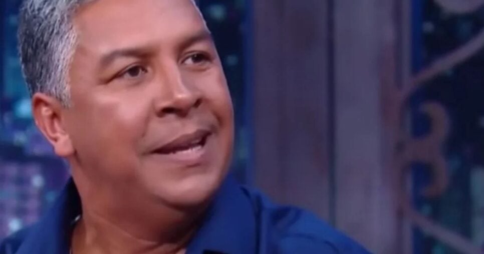 Edílson Oliveira no programa do Danilo Gentilli, no SBT (Foto Reprodução/YouTube/SBT)