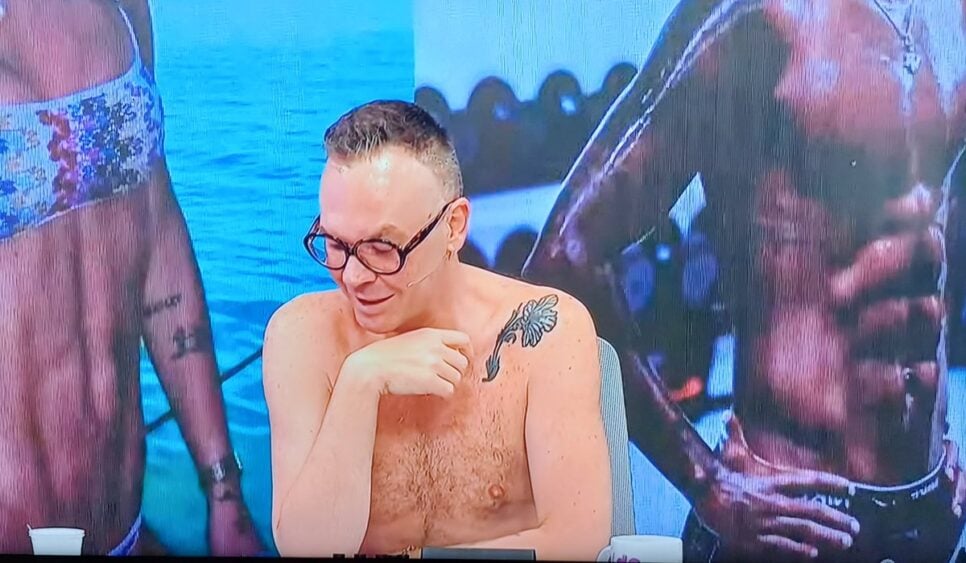 Felipeh Campos ficou somente de cueca em seu programa (Foto: Reprodução/ Internet)