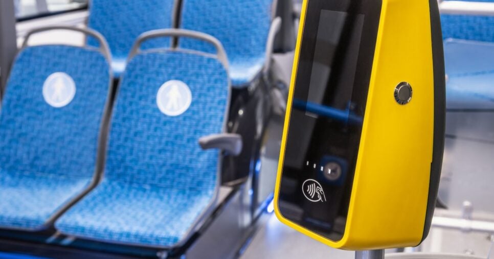 Ilustração ônibus (Foto: Canva)