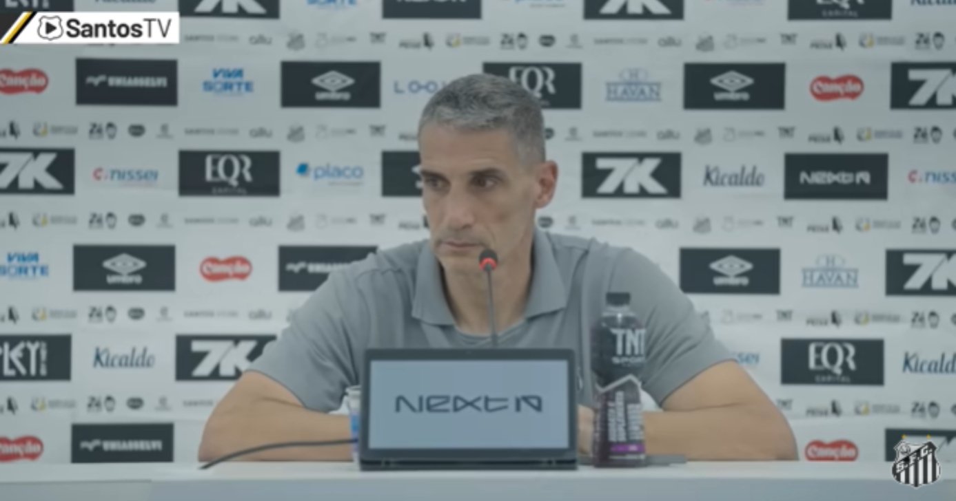 Vojvoda no Santos (Foto: Santos TV)