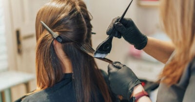 Tinta caseira para pintar os fios (Foto: Divulgação)