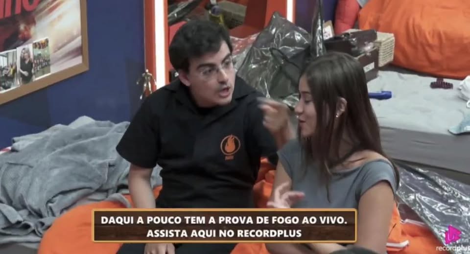 Dudu Camargo e Duda em A Fazenda 17 (Foto: Reprodução / Record Plus)
