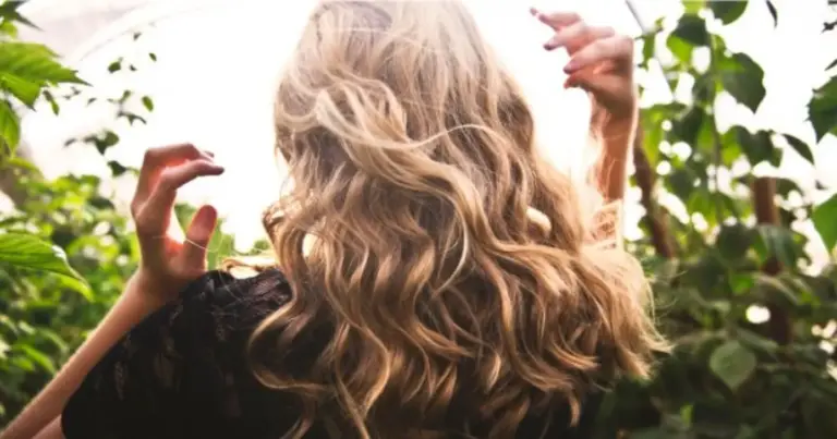 Cabelo de Rapunzel: Óleo natural pode ajudar a acelerar o crescimento até o Natal Cabelo de Rapunzel: Óleo natural pode ajudar a acelerar o crescimento até o Natal