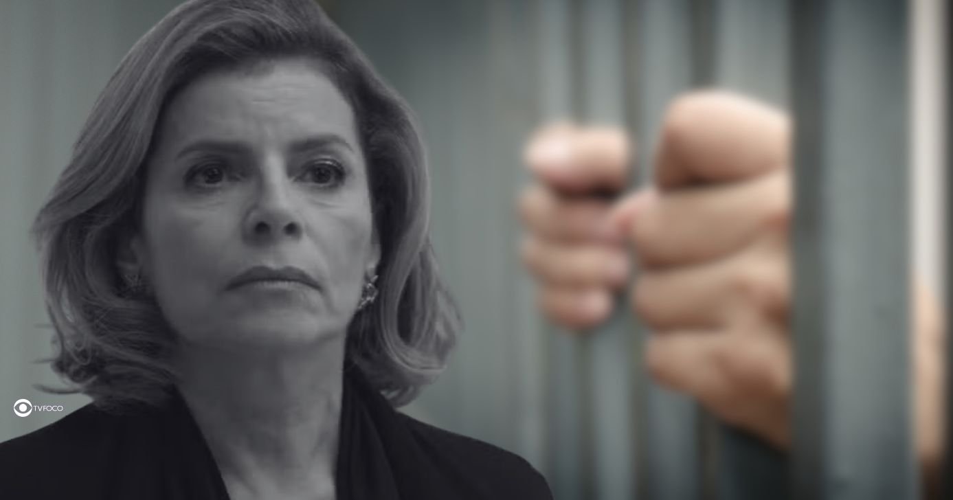 Ilustração de Odete morta suspeita presa em Vale Tudo (Foto: Reprodução / Globo / Montagem TV Foco)