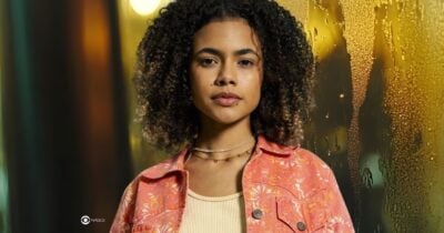 Joélly (Alana Cabral) em Três Graças (Foto: Reprodução / Globo / Montagem TV Foco)