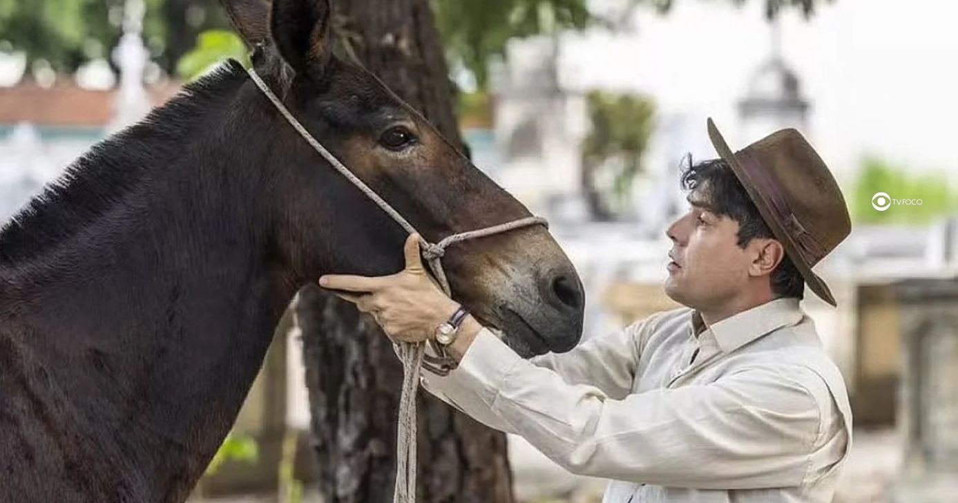 Policarpo e Candinho em Êta Mundo Melhor! (Foto: Reprodução / Globo / Montagem TV Foco)