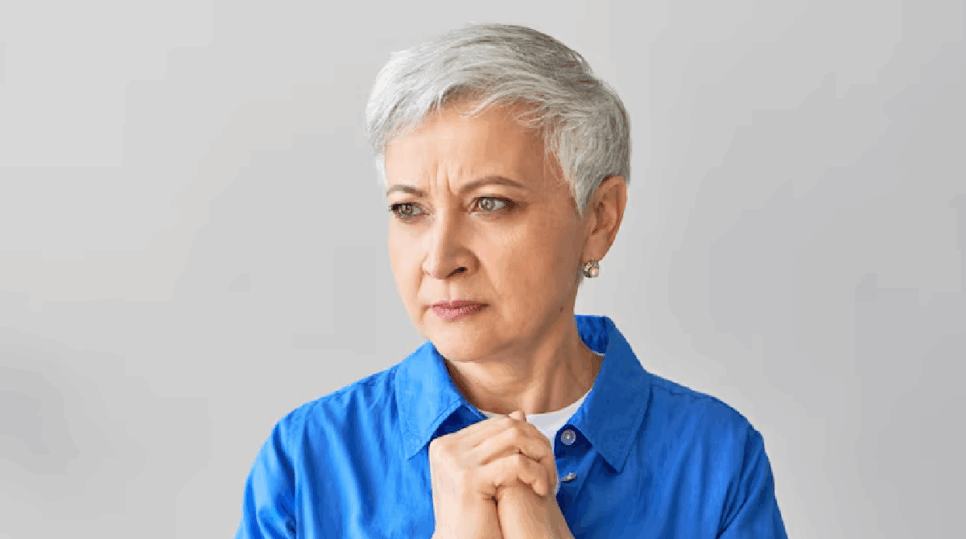 Cabelo grisalho (Foto: Reprodução/Freepik)