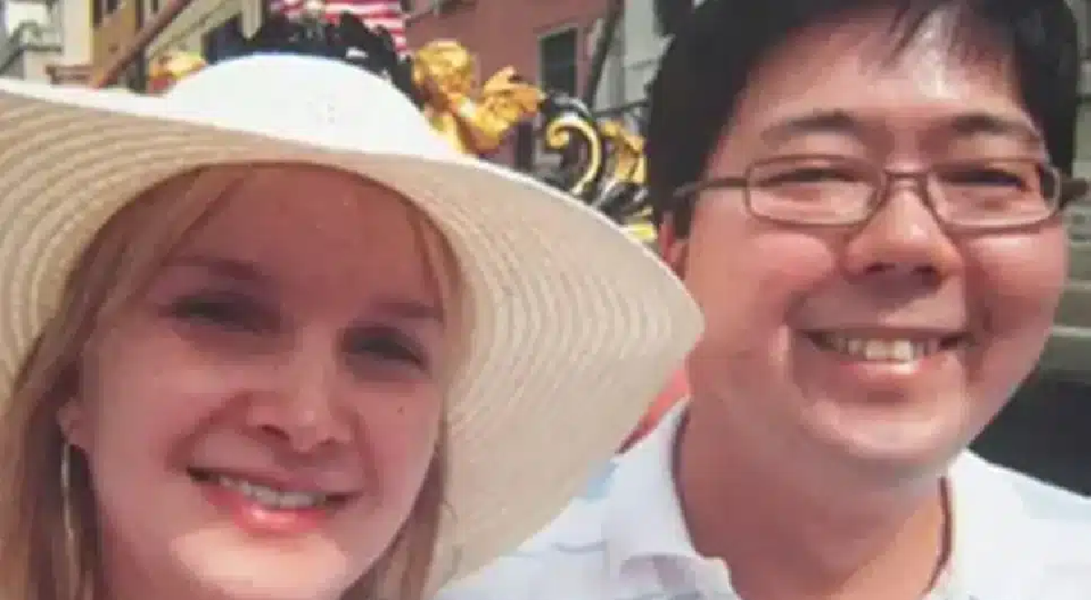 Elize Matsunaga ao lado do então marido (Foto: Reprodução/Globo)