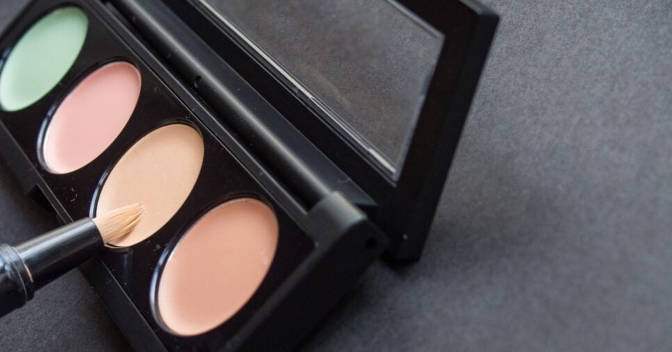 Corretivo colorido (Foto: Canva)