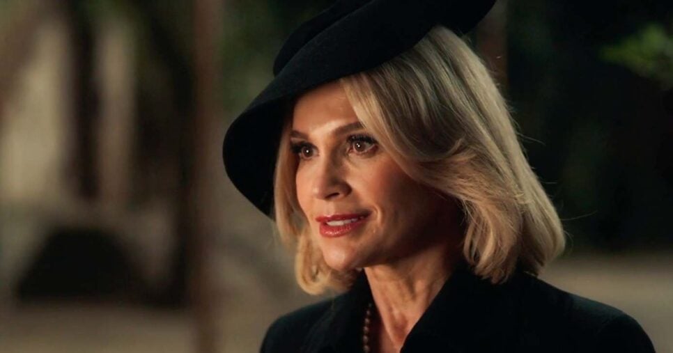 Flávia Alessandra como Sandra em Êta Mundo Melhor! (Foto: Reprodução / Globo)