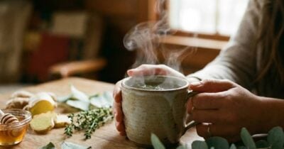 Médica ensina chá para aliviar o pulmão (Foto: Montagem/TV Foco)