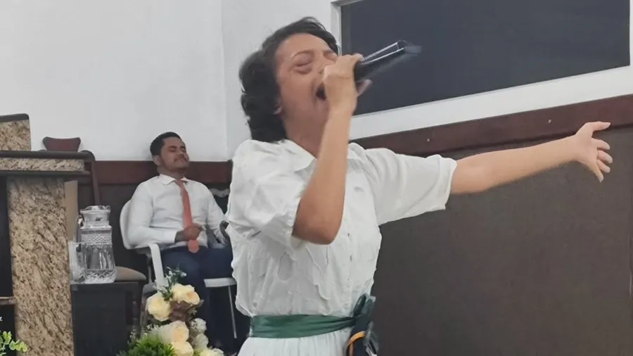 A cantora Adriana Lázara morreu aos 28 anos (Foto: Reprodução/ Internet)