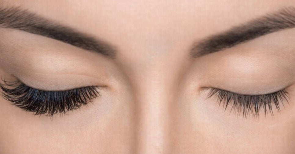 Como fazer extensão de cílios em casa (Foto: Divulgação)