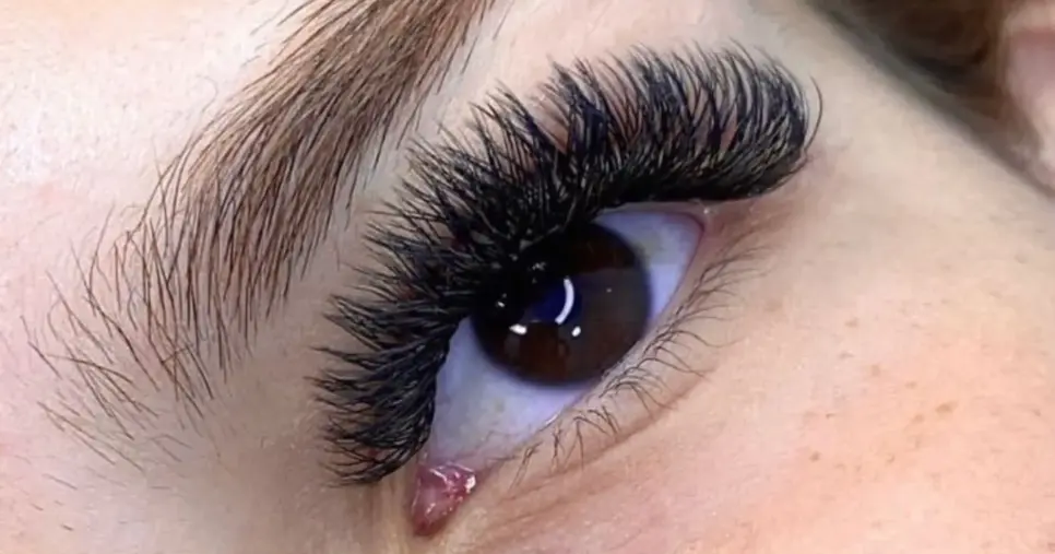 Cílios vão ficar cheios com essas dicas (Foto: Divulgação) Cílios vão ficar cheios com essas dicas (Foto: Divulgação)