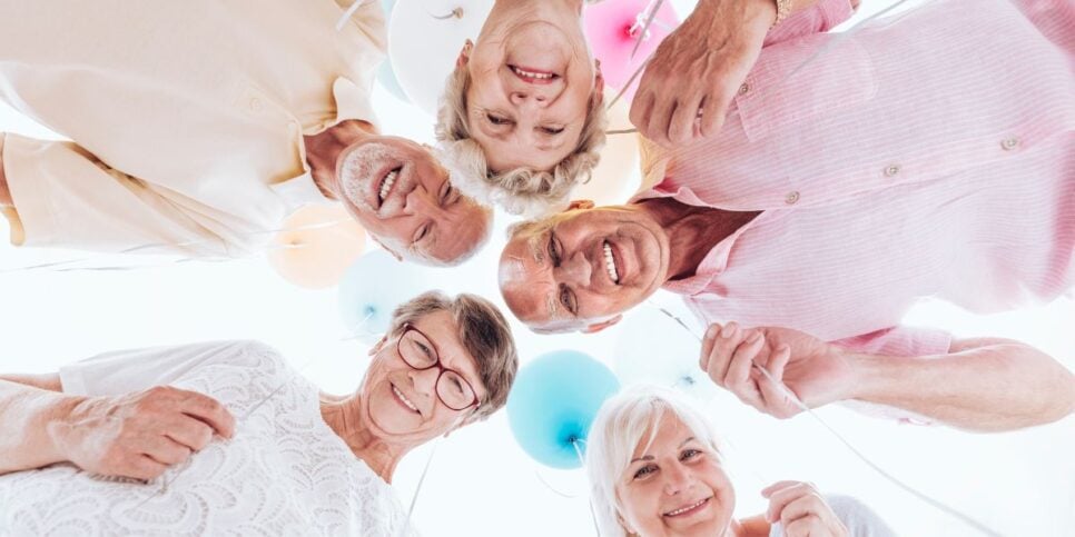 Idosos podem ter isenção no IPTU (Reprodução: Canva)