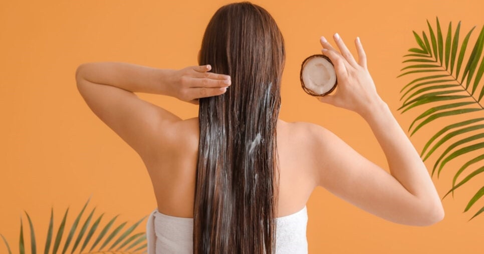 Óleo de coco serve para escurecer fios dos cabelos (Foto: L'Oreal Paris)
