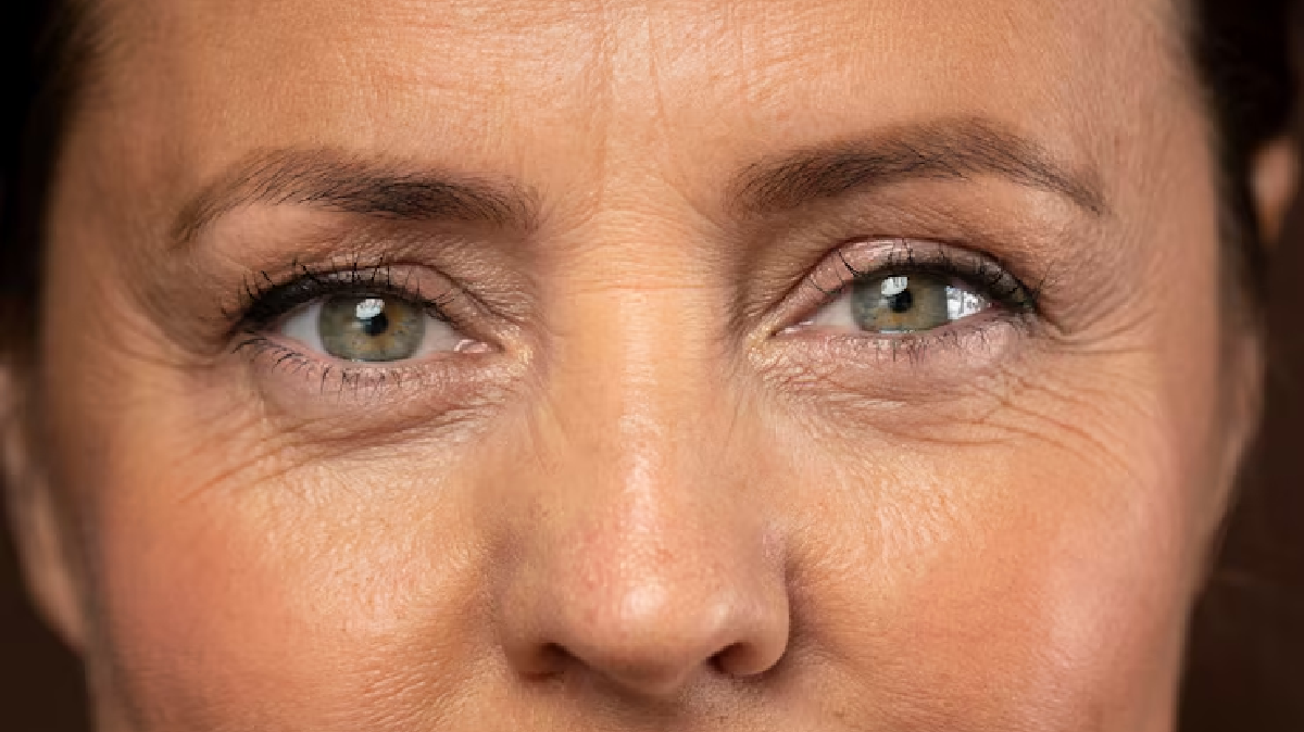 Pele com algumas rugas (Foto: Reprodução/ Freepik)