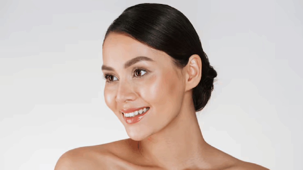 Pele hidratada (Foto: Reprodução/ Freepik)