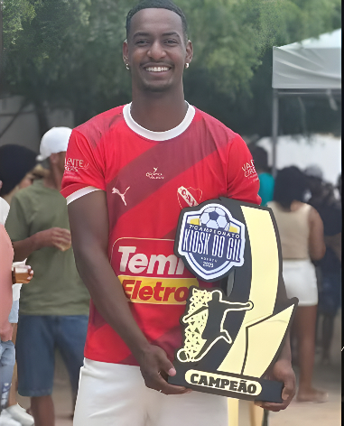 Jogador de futebol morreu em grave acidente (Foto: Reprodução/ Internet)