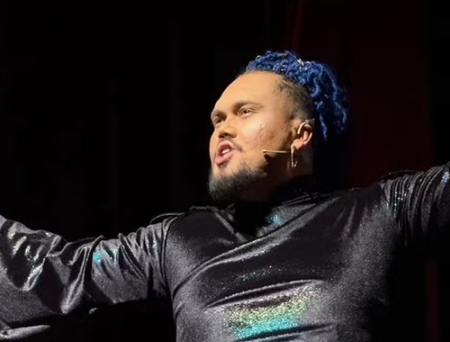 Ator de 25 anos passa mal durante apresentação e morre em Osasco - Foto: Divulgação/Clayds Zwing