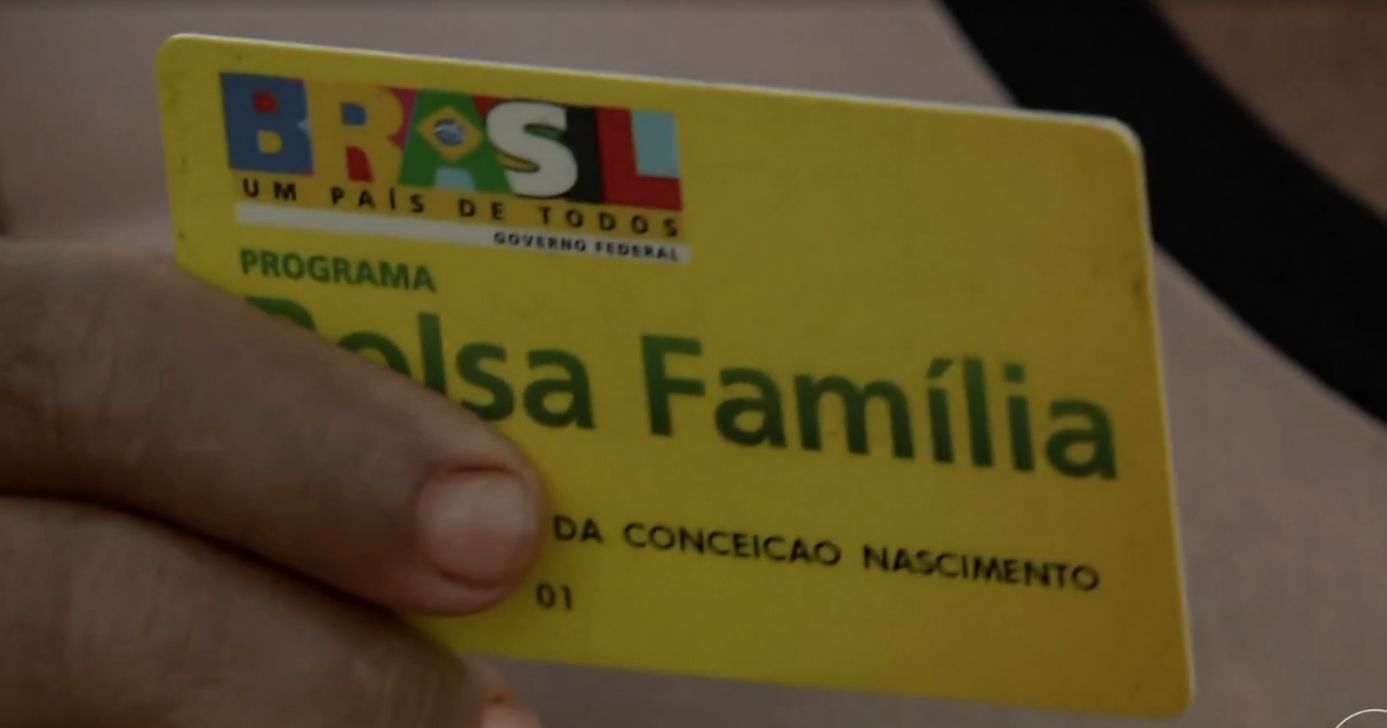 Cartão do Bolsa Família (Foto: Reprodução / Globo)
