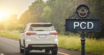 Estrada com carro e placa PCD (Fotos: Montagem TV Foco / Canva / GMN)