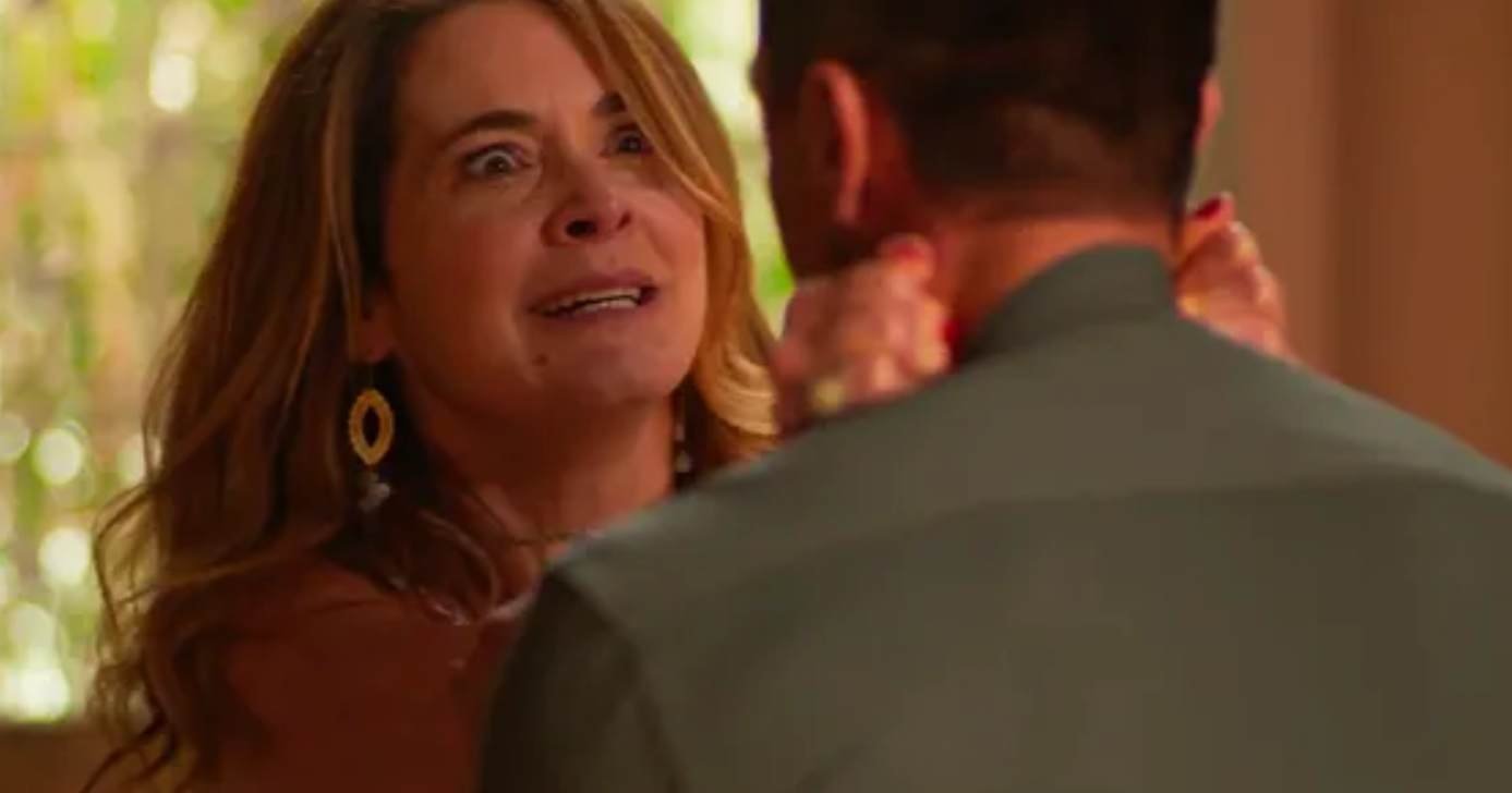 Filipa (Cláudia Abreu) e Danilo (Felipe Simas) em Dona de Mim (Foto: Reprodução / Globo)