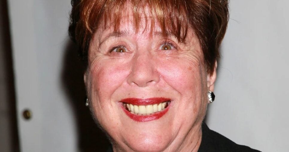 A atriz Helen Siff - Foto: Montagem