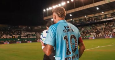 Neymar tem futuro incerto no Santos (Foto: Santos TV)