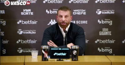 Pedrinho traz comunicado sobre Vasco (Foto: Vasco TV)