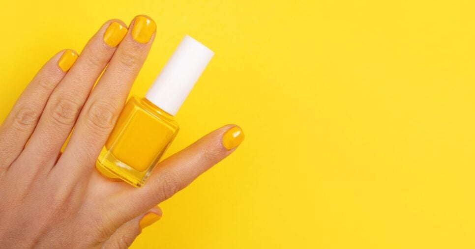 Unhas amarelas (Foto: Canva)