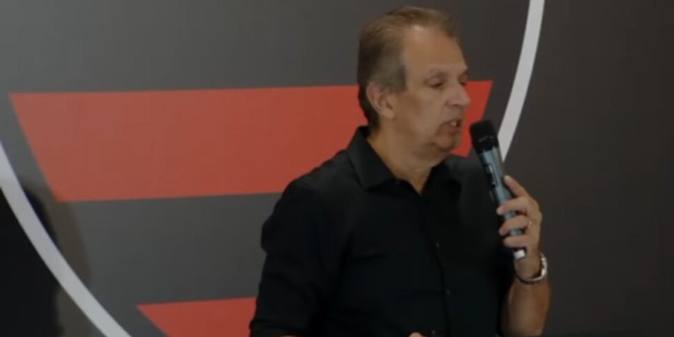 Djeni, a Camisa 8, Estende Contrato com o Flamengo Até 2027