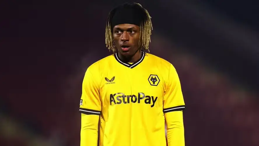 O jogador de futebol Ethan McLeod, de 21 anos, atuava pelo Macclesfield FC (Foto: Reprodução/ X)