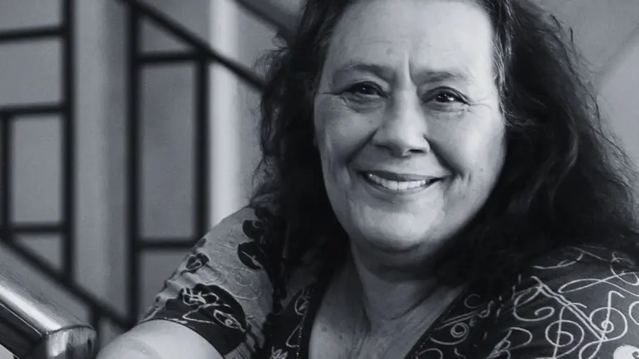 Teuda Bara, fundadora do Grupo Galpão, morre aos 84 anos em BH