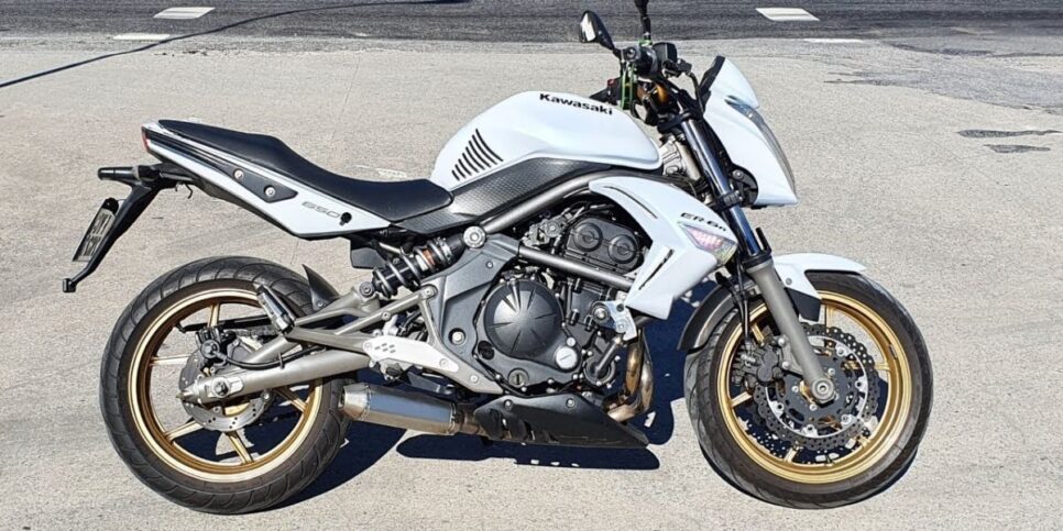 Kawasaki ER-6n (Reprodução: Divulgação)