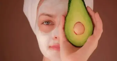 Como fazer solução com abacate para pele de porcelana, sem rugas e cheia de colágeno