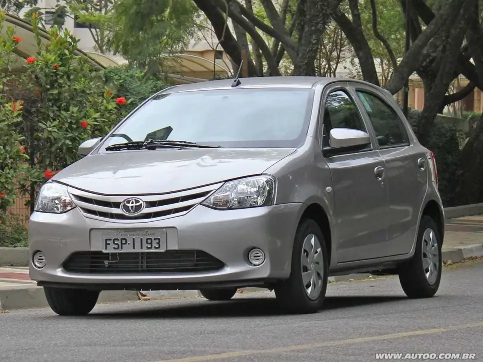 Toyota Etios 1.3 X automático 2017 (Foto: Reprodução/ Internet)