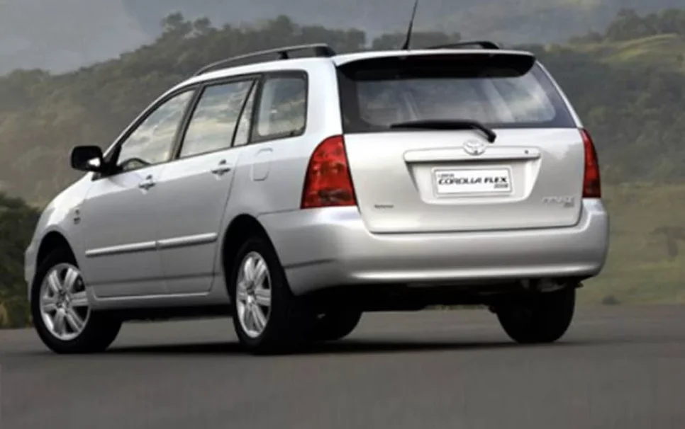 Toyota Corolla Fielder 1.8 XEi 2008 (Foto: Reprodução/ Internet)