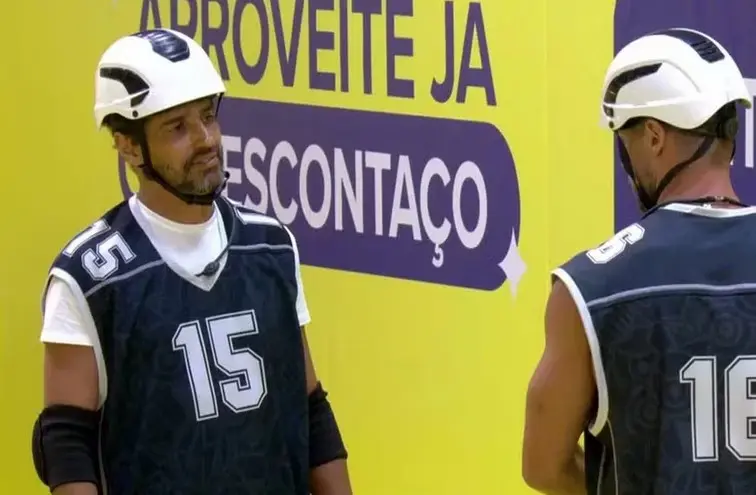Cowboy e Jonas na primeira Prova do Líder (Foto: Reprodução / Globo) Cowboy e Jonas na primeira Prova do Líder (Foto: Reprodução / Globo)
