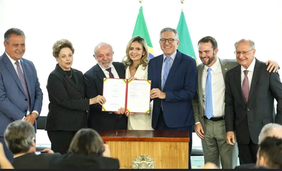 Cerimônia no Palácio do Planalto (Foto: Reprodução / Agência Brasil)