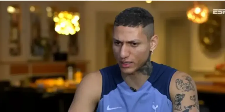 Vasco encaminha acordo com Richarlison e planeja nova proposta junto ao Tottenham Vasco encaminha acordo com Richarlison e planeja nova proposta junto ao Tottenham